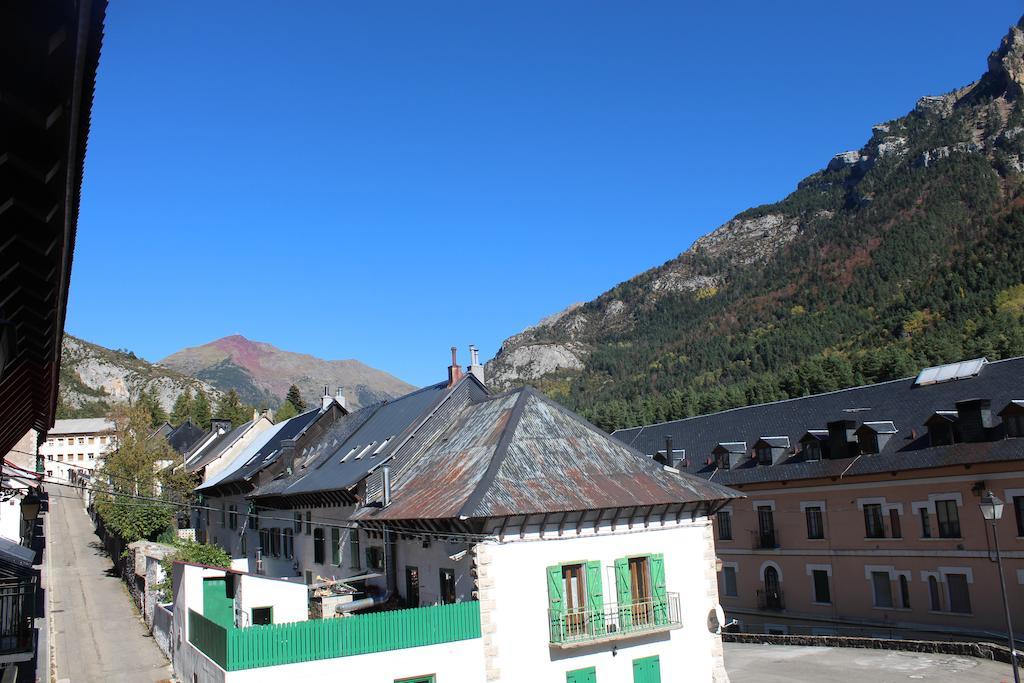 Albergue De Canfranc Estacion Δωμάτιο φωτογραφία