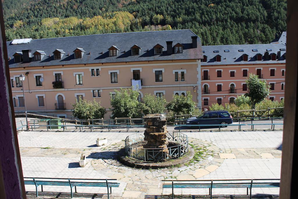 Albergue De Canfranc Estacion Δωμάτιο φωτογραφία