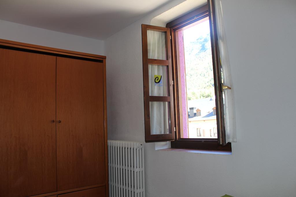 Albergue De Canfranc Estacion Δωμάτιο φωτογραφία